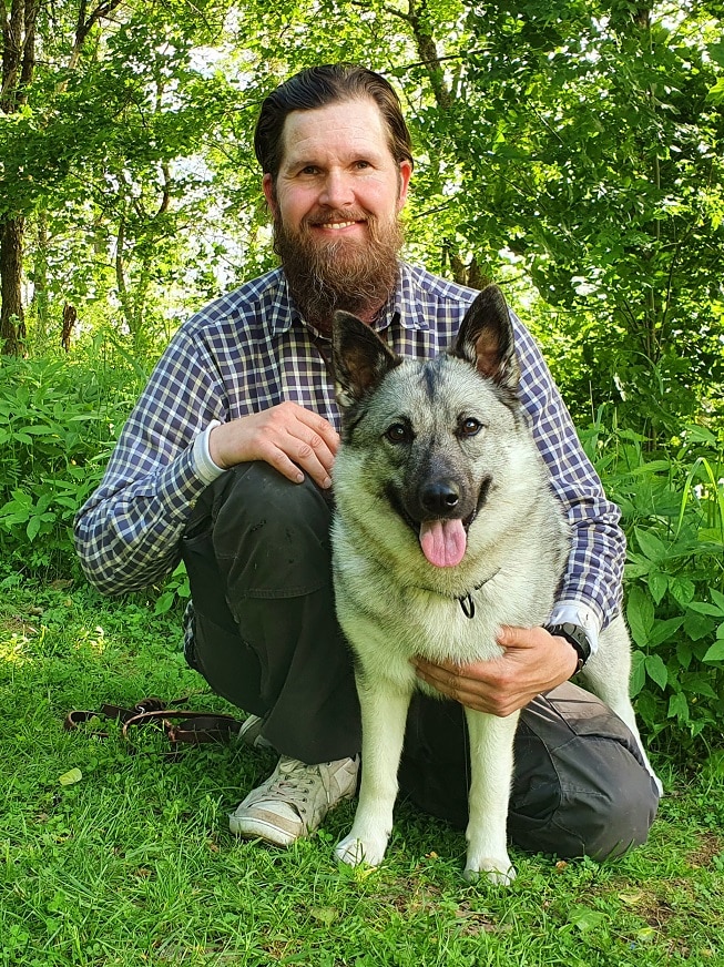 Jonas Landolsi och gråhunden Anchi Ledhundsjakt och eftersök på älg