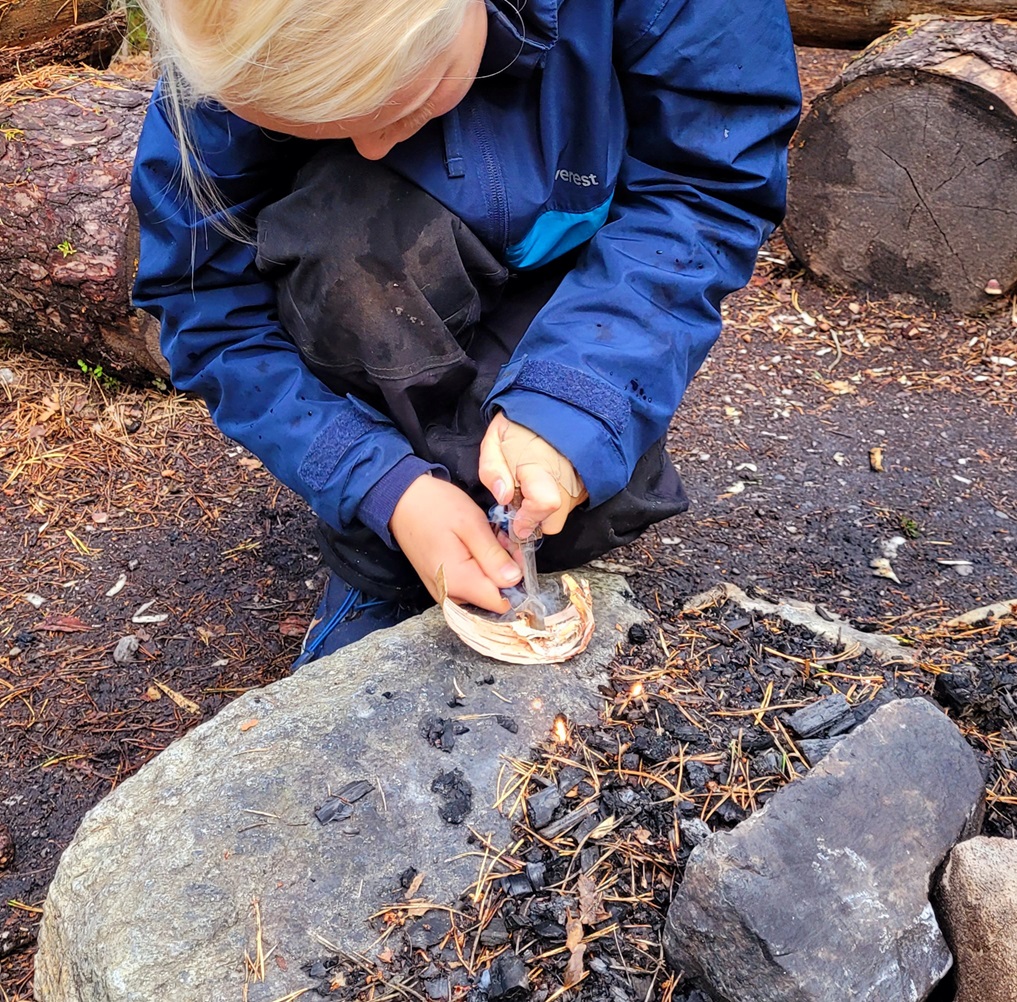 Familjebushcraft med Jonas Vildmark Bushcraftcenter